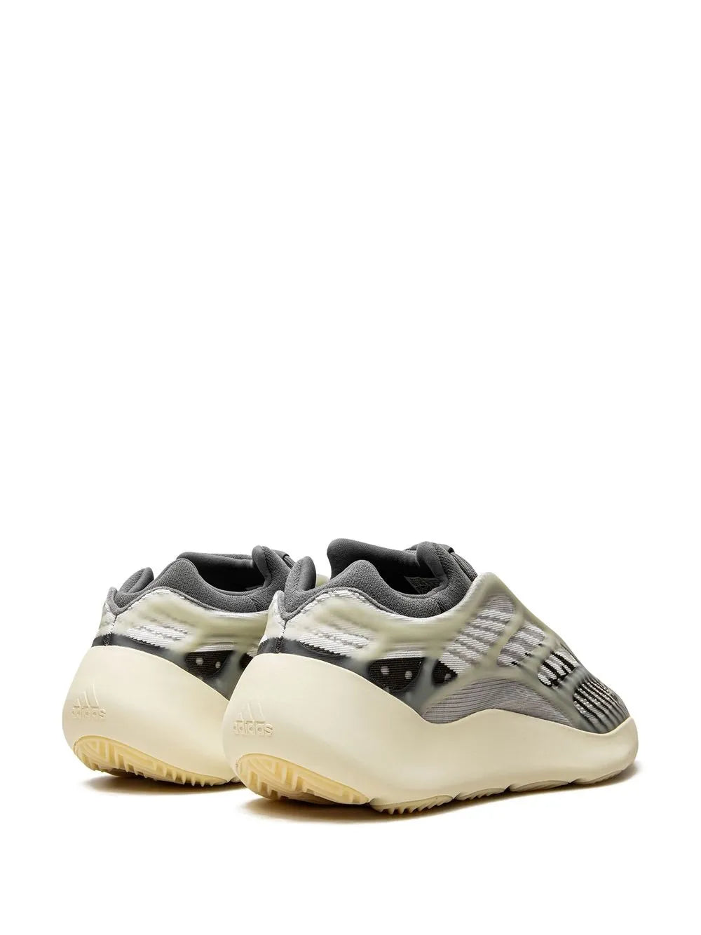 Le YEEZY 700 V3 "Fade Salt"