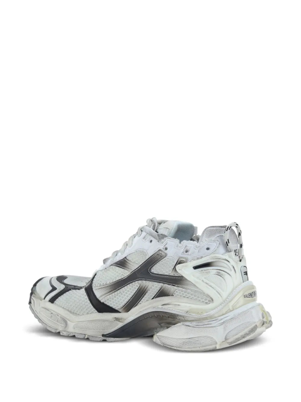 Runner sneakers