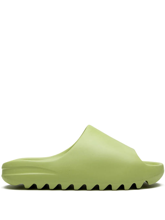 slides Yeezy