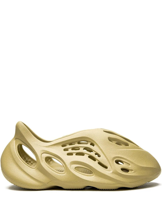 Sneakers YEEZY Foam Runner Sulfur