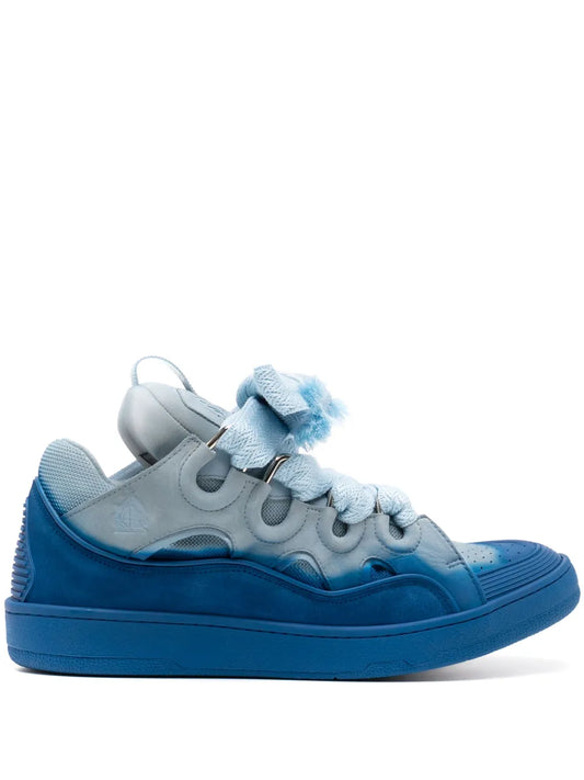 Sneakers Curb with spray effect
